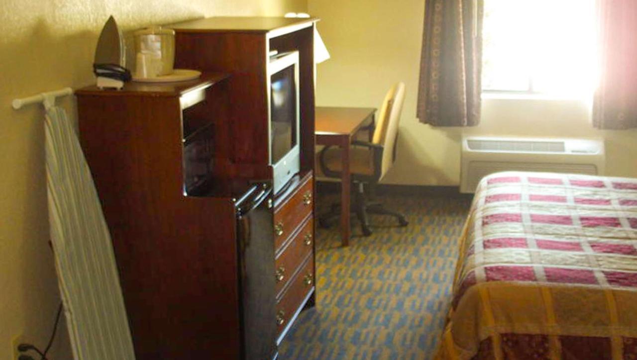 Western Motel Inn And Suites Hazelhurst Hazlehurst Экстерьер фото